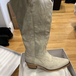 Elegant Cream Western Boots